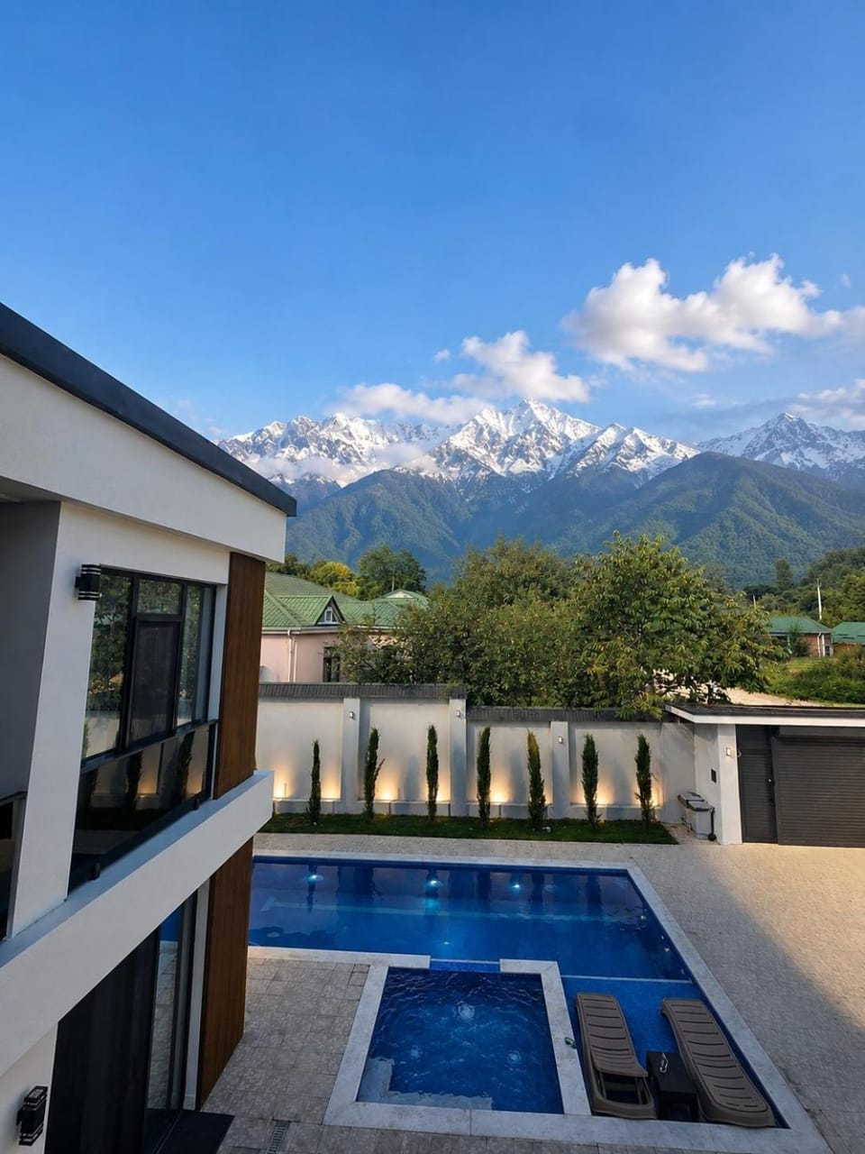 Garden, Balcony/Terrace, Mountain view, Pool view