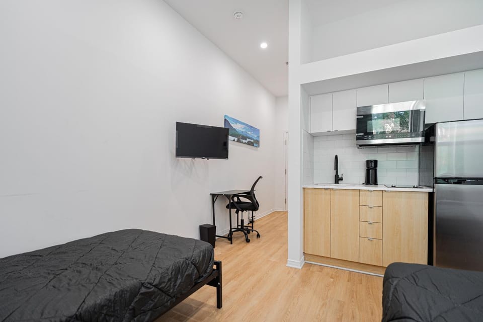 Cozy Studio Downtown MTL for 3 with Free private Parking Apartment in Montreal