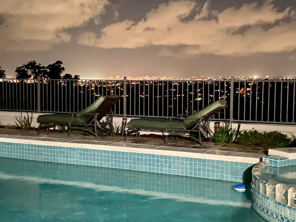 Deluxe king with pool Vacation rental in Bonita