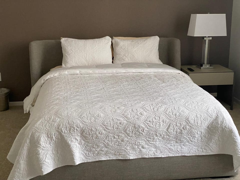 Deluxe king with pool Vacation rental in Bonita