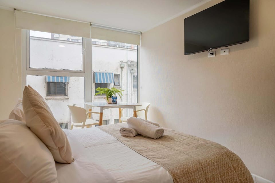 Bright Studio in Santiago Centro with City Views Apartment in Santiago