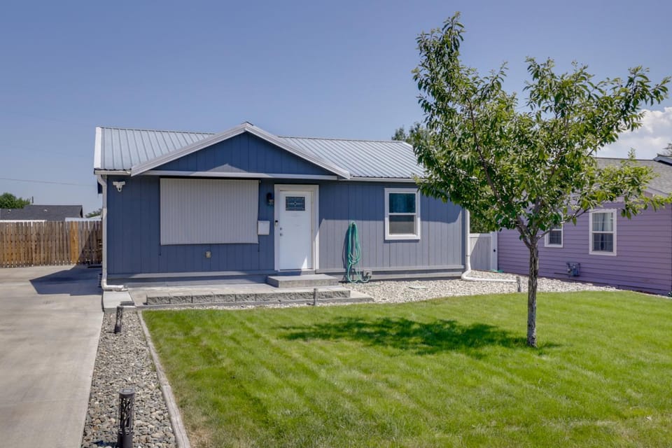 Patio Bar & Fenced Yard! Snake River Retreat House in Clarkston