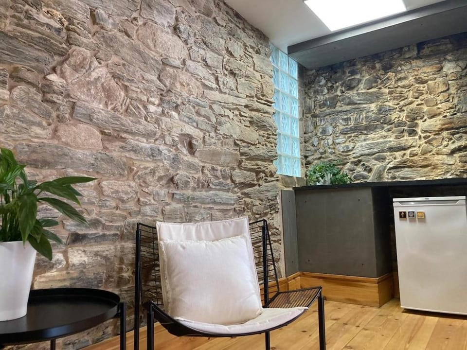 Casa histórica de piedra en el Camino de Santiago House in O Eume