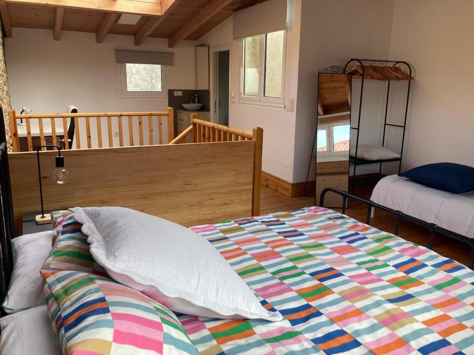 Casa histórica de piedra en el Camino de Santiago House in O Eume