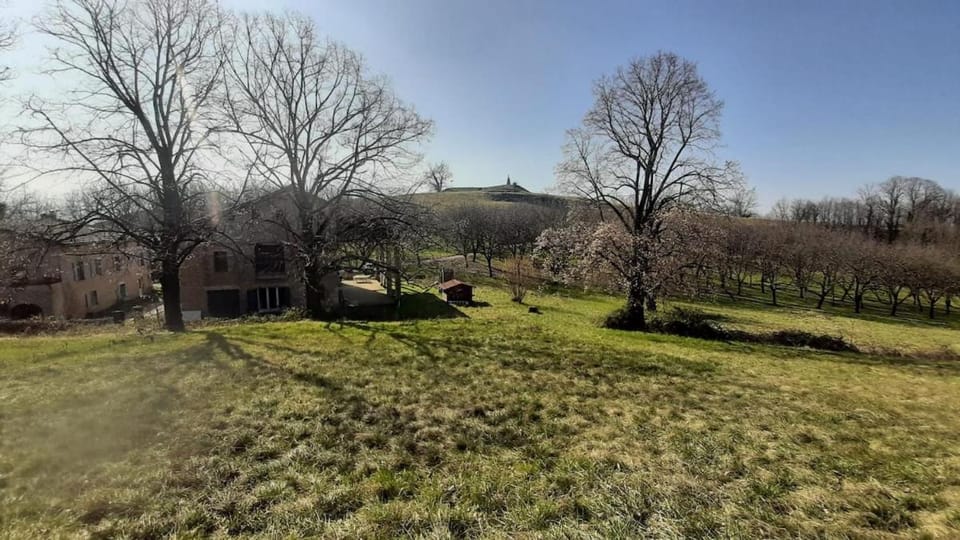 Fresh house & huge terrace at the foot of the Vercors House in Provence