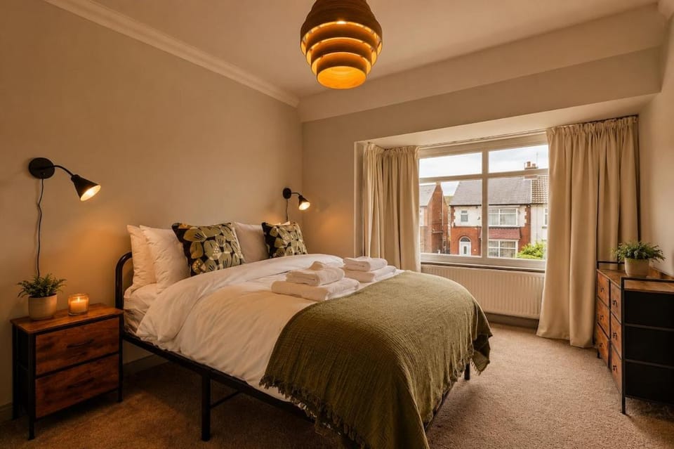 Spacious 3 Bed House with Parking in Doncaster Villa in Doncaster
