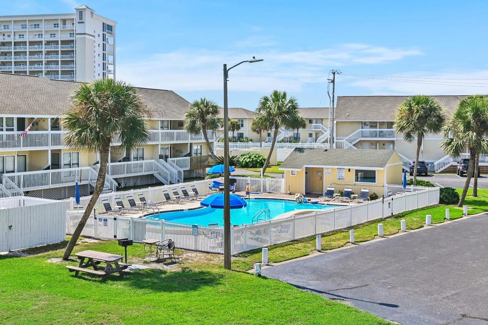 Sandpiper Cove 8242 House in Destin
