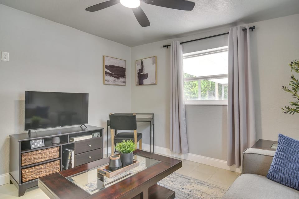 Work & Relax in Safety Harbor! Modern Coastal Apt Apartment in Safety Harbor