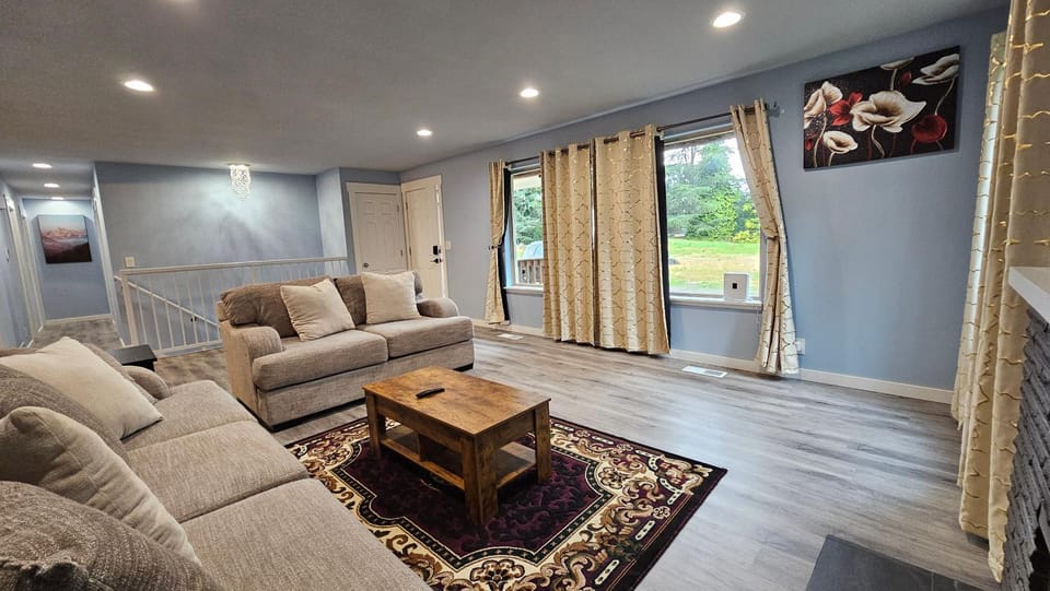 TV and multimedia, Living room, Seating area
