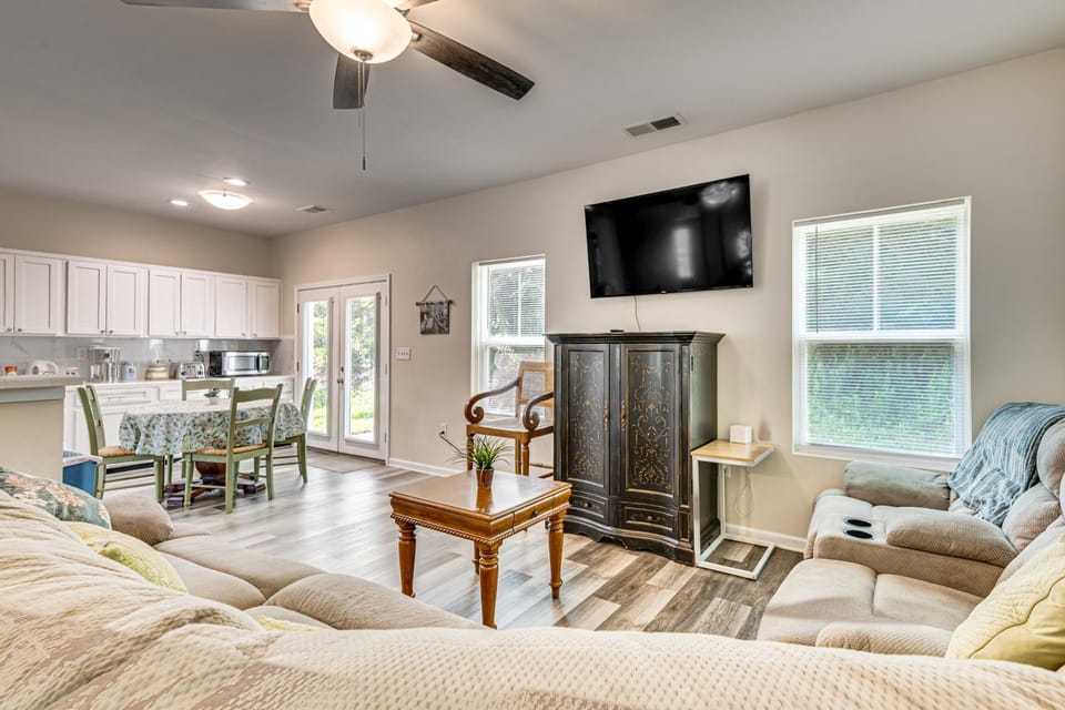 Family-Friendly Newnan Home w/ Patio & Yard House in Newnan