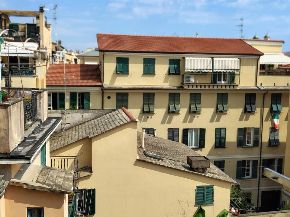 CARUGIO 167 parcheggio privato CENTRO STORICO A CHIAVARI Apartment in Chiavari