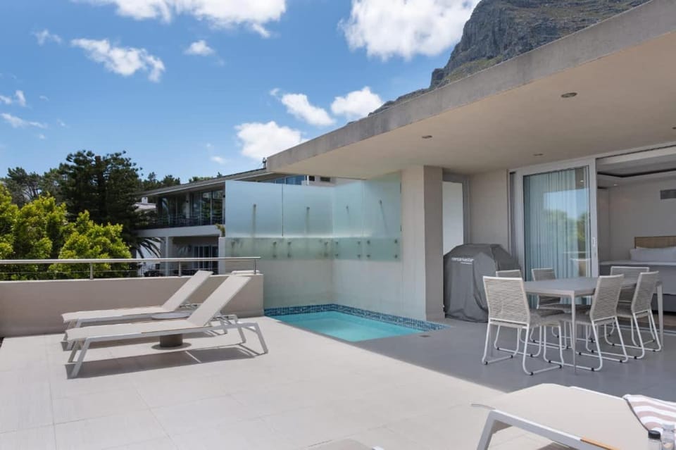 Camps Bay Grace - Family Villa Pool Ocean views Villa in Camps Bay