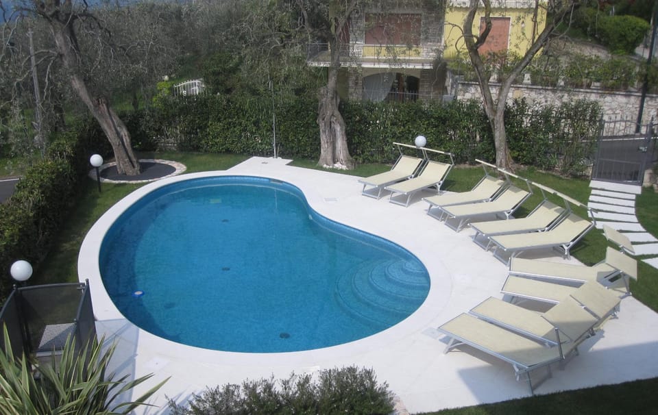 Swimming pool, Swimming pool