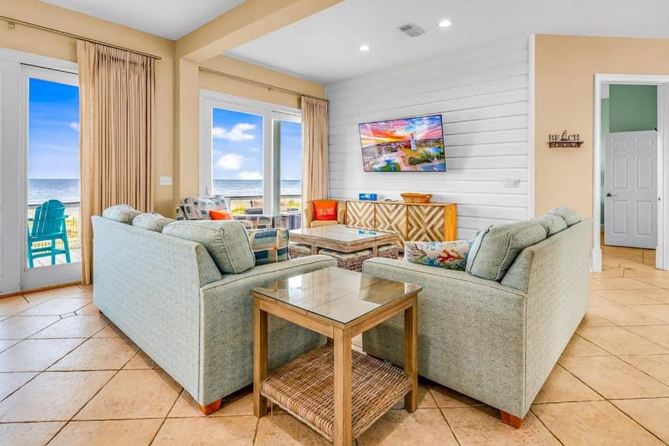 Gulf-front home with direct beach access Gulf views yard & deck House in Saint George Island