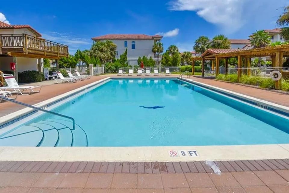 Newly constructed beachfront home with panoramic bay & Gulf views House in Saint George Island
