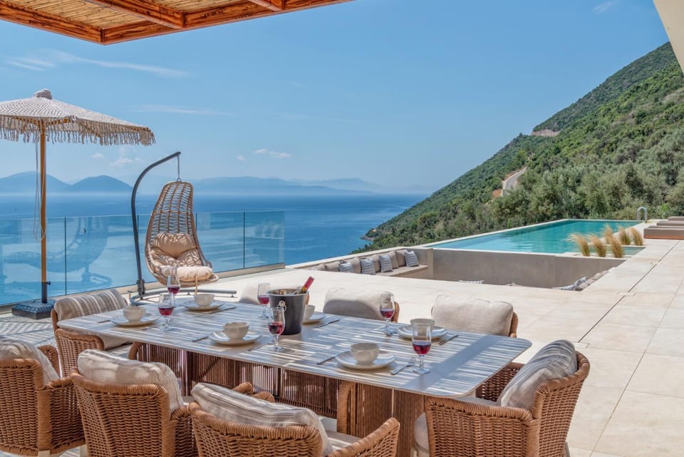 Mountain view, Sea view