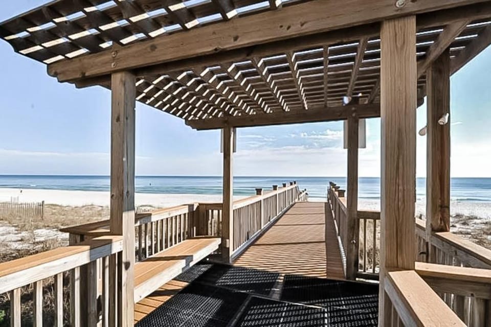 15th-floor charming open condo amazing views House in Perdido Key