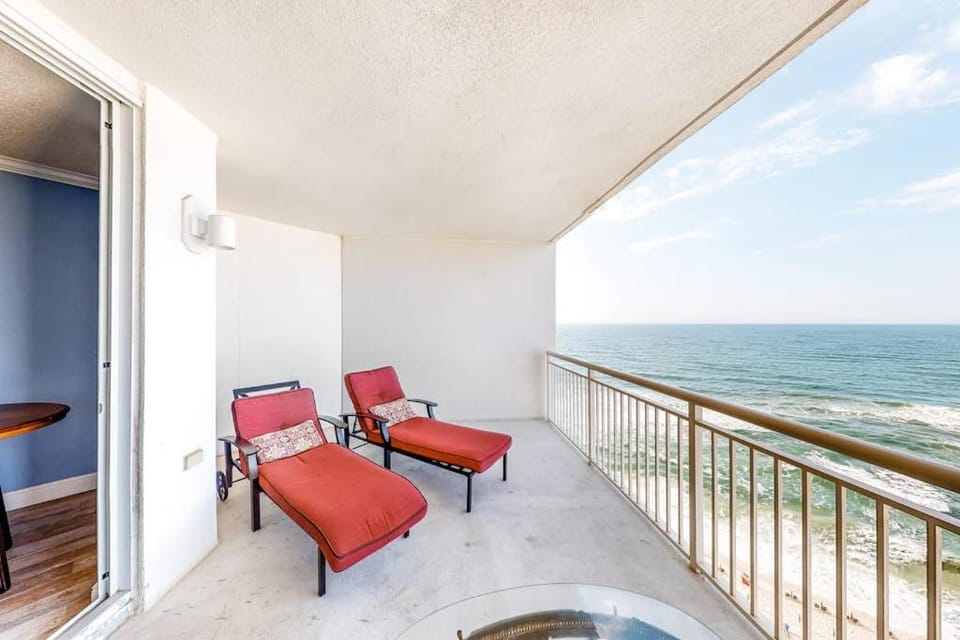 15th-floor charming open condo amazing views House in Perdido Key