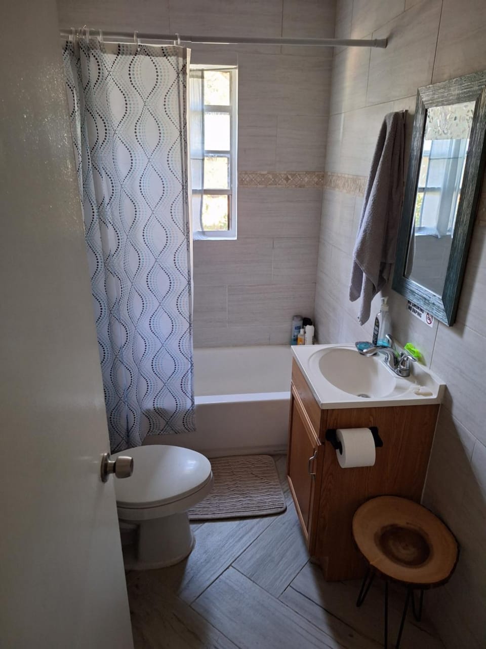 Two quiet smoke-free rooms for 4 Country House in Ruskin