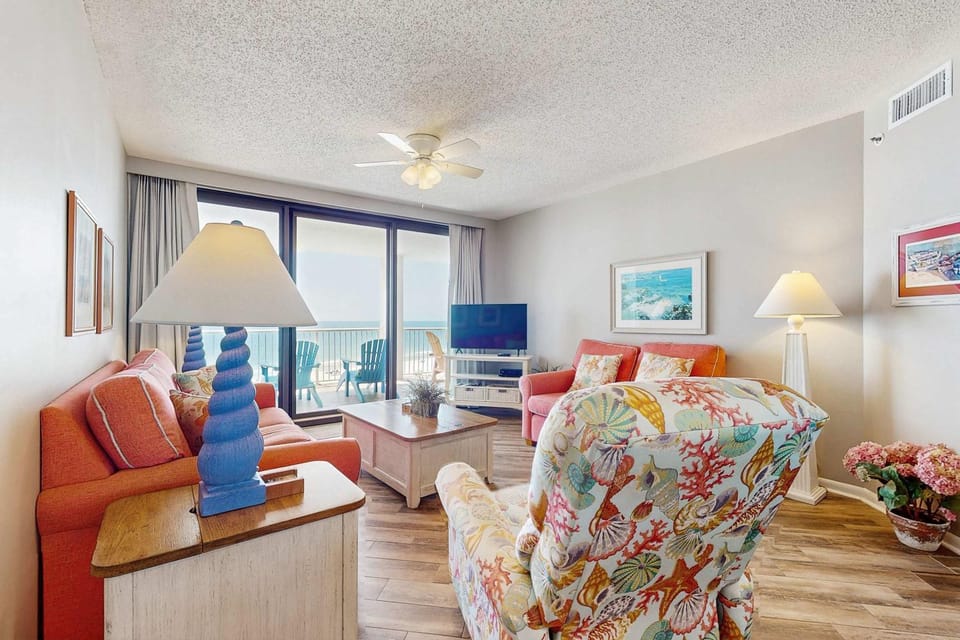 Beach condo with stunning views pools tennis courts gym & sauna House in Orange Beach