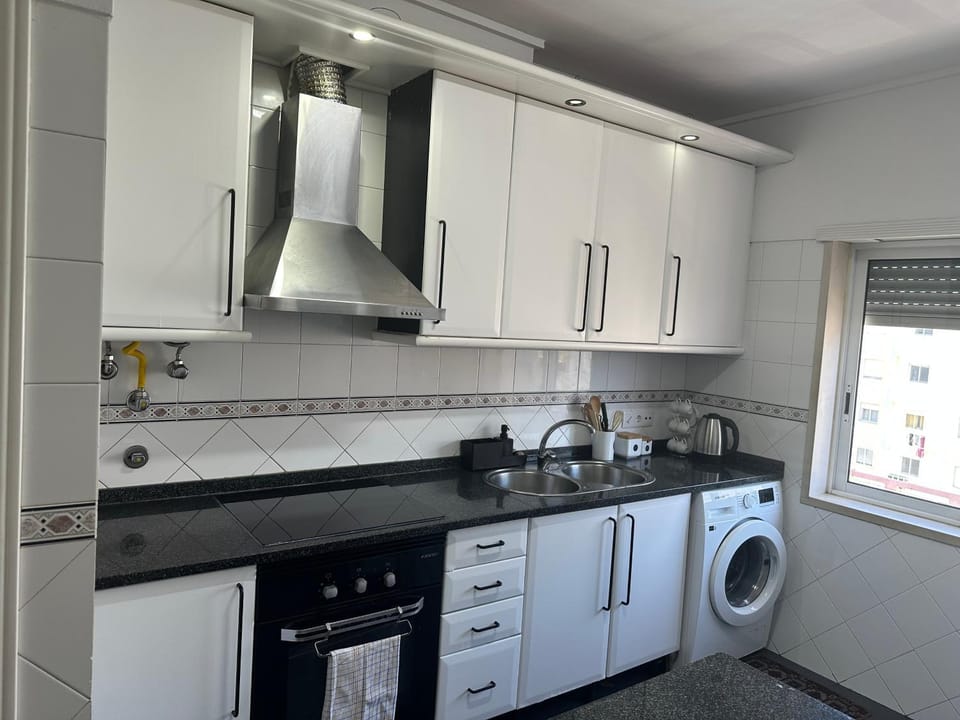 minibar, stove, washing machine