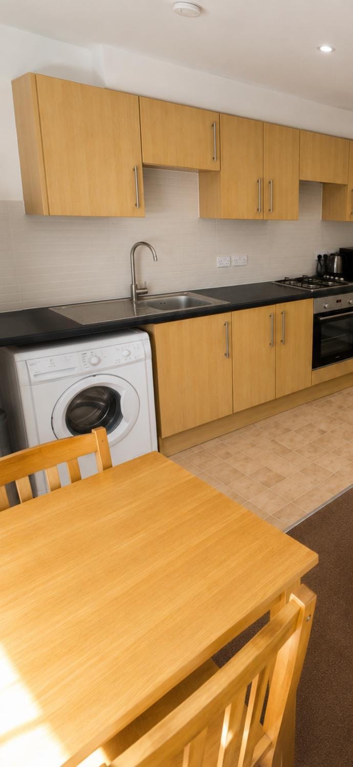 Modern Greenford Apartment near Wembley & Heathrow Apartment in Wembley