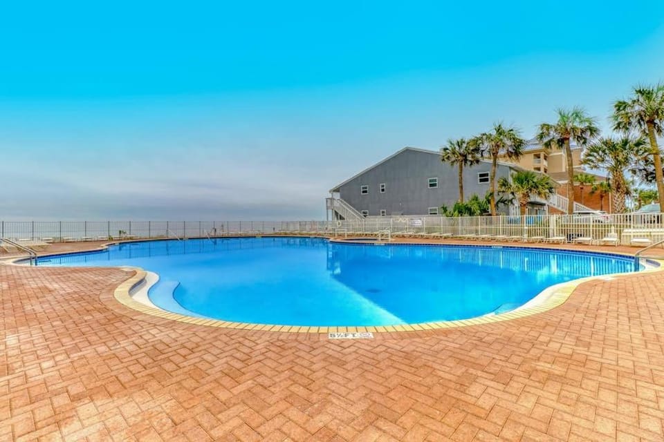 Gulf front condo with 2 lagoon pools hot tubs beach service & fitness center House in Panama City Beach