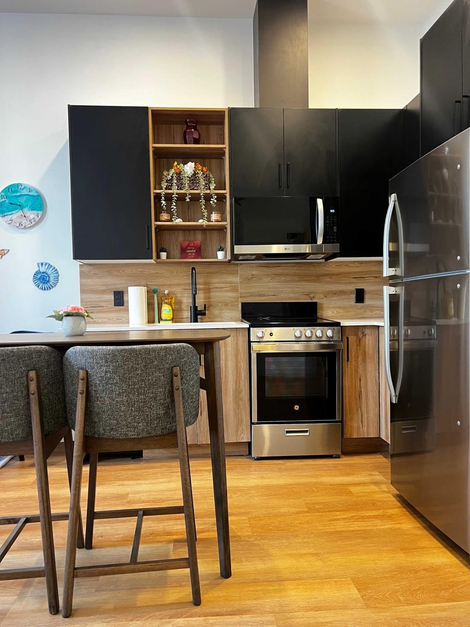 Sunrise Surf Suite - Downtown Halifax, Unit 404 Apartment in Dartmouth
