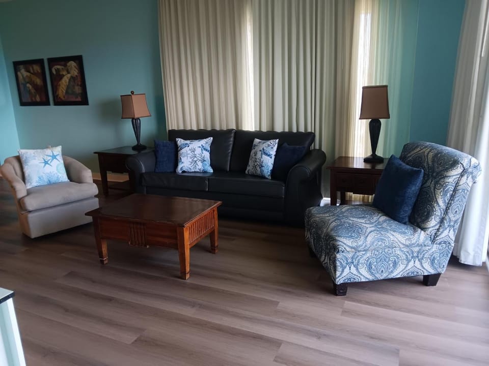 Beautiful corner condo with Gulf & bay views balcony pool & hot tub House in Panama City Beach