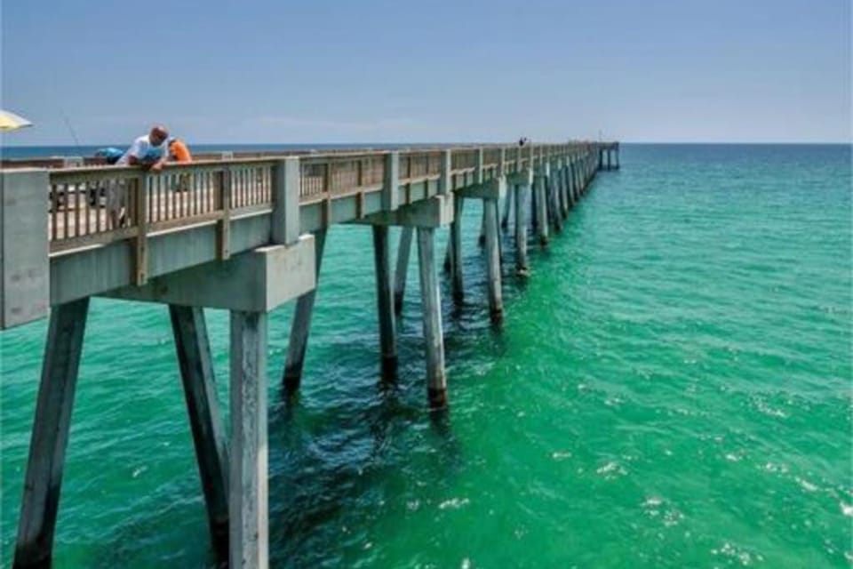 Bright Condo with Shared Pool WiFi Central AC and Private Patio House in Panama City Beach