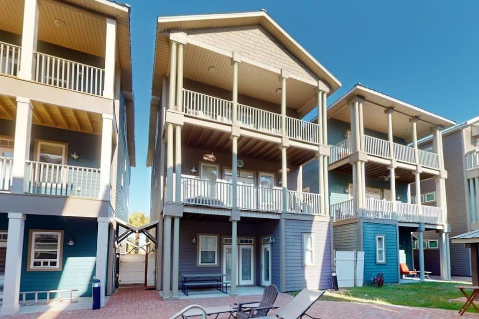 3-story dog-friendly home with pool & balcony - walk to beach House in Lower Grand Lagoon