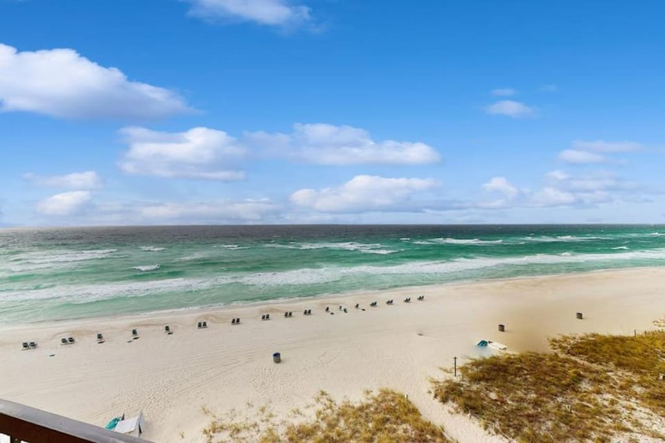 Beautiful beachfront condo with shared pool and beach access House in Carillon Beach