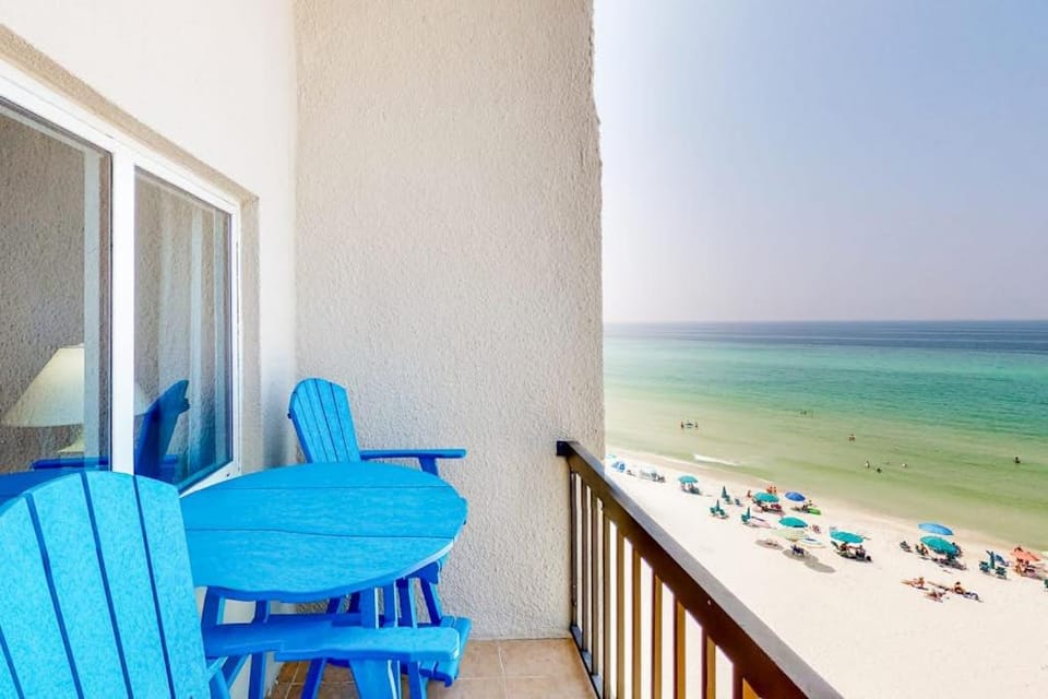Resort condo in Panama City Beach with direct beach access House in Sunnyside