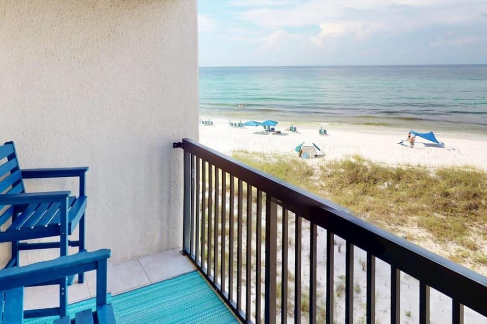 Gorgeous beachfront condo shared pool and beach access House in Carillon Beach