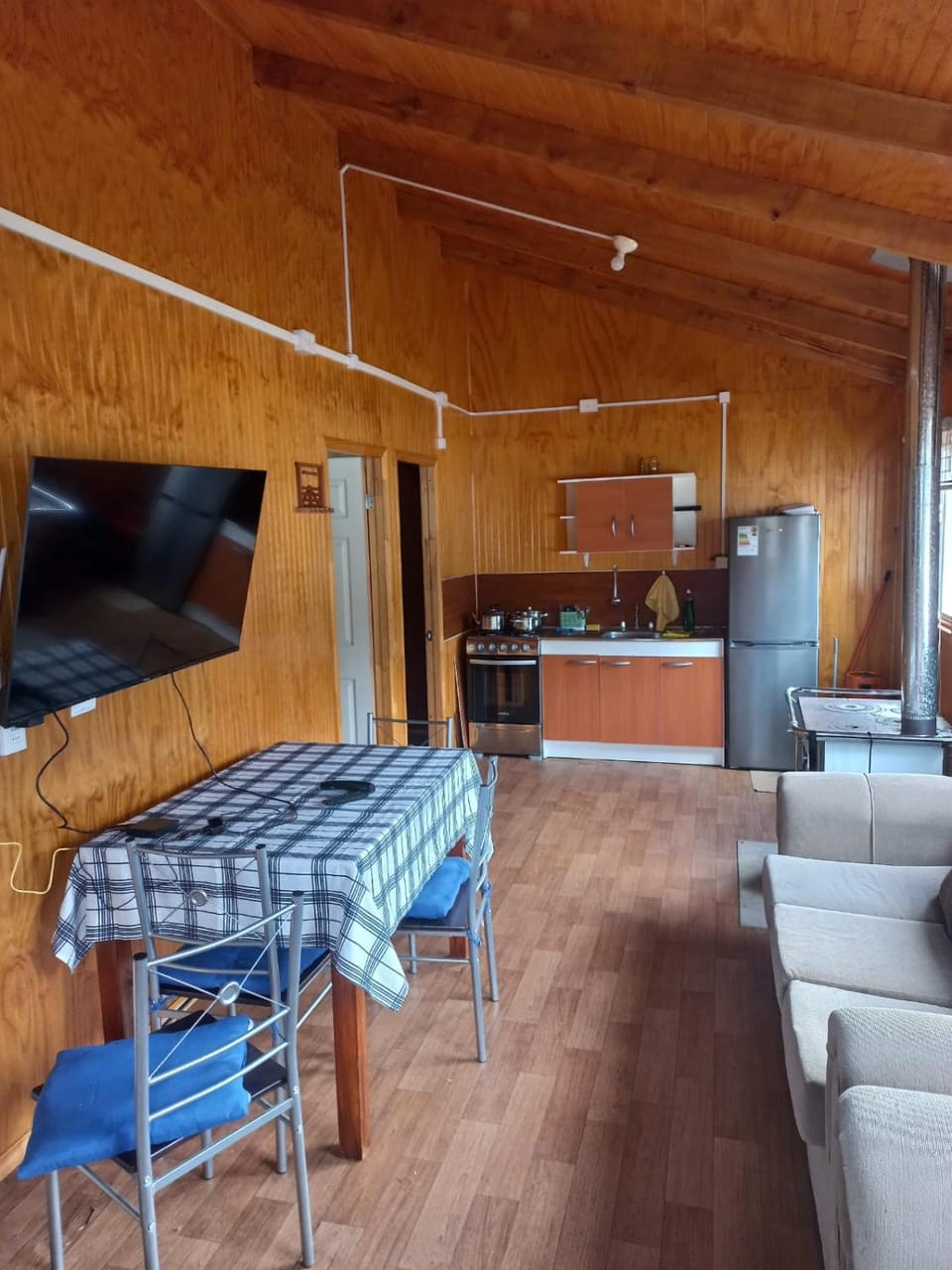 TV and multimedia, Kitchen or kitchenette, Living room, Dining area