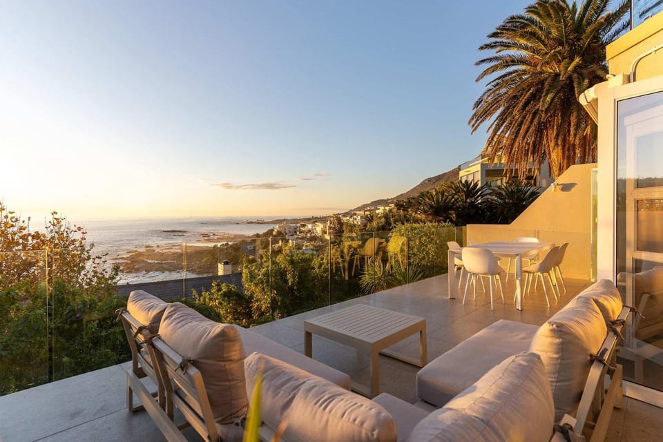 Houghton Views - Camps Bay Apt Pool Ocean Views Apartment in Camps Bay