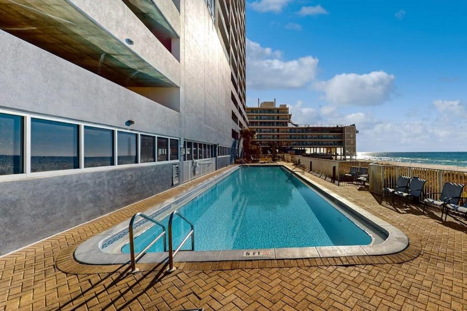 Top-floor penthouse condo with amazing view balcony WD pools gym & hot tub House in Panama City Beach