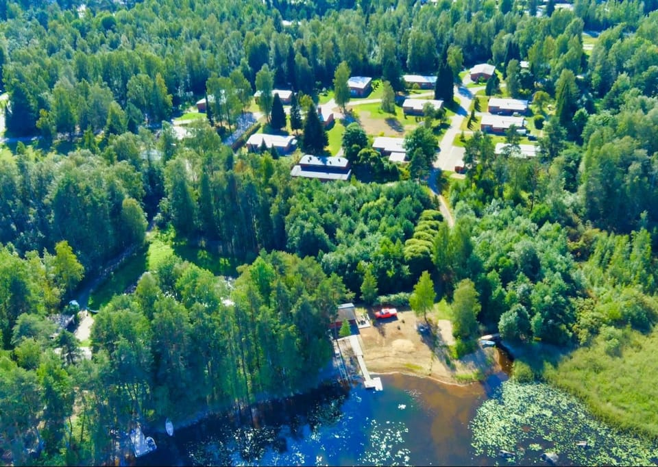 Lake view, Location