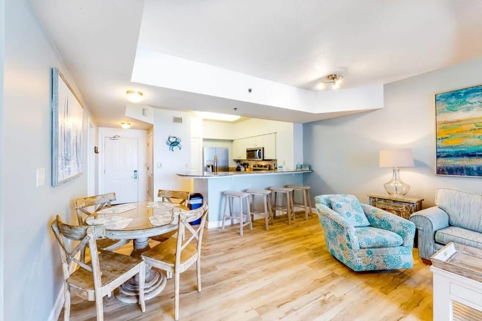 Gulf-view resort condo with pools hot tubs & on-site dining - walk to beach House in Panama City Beach