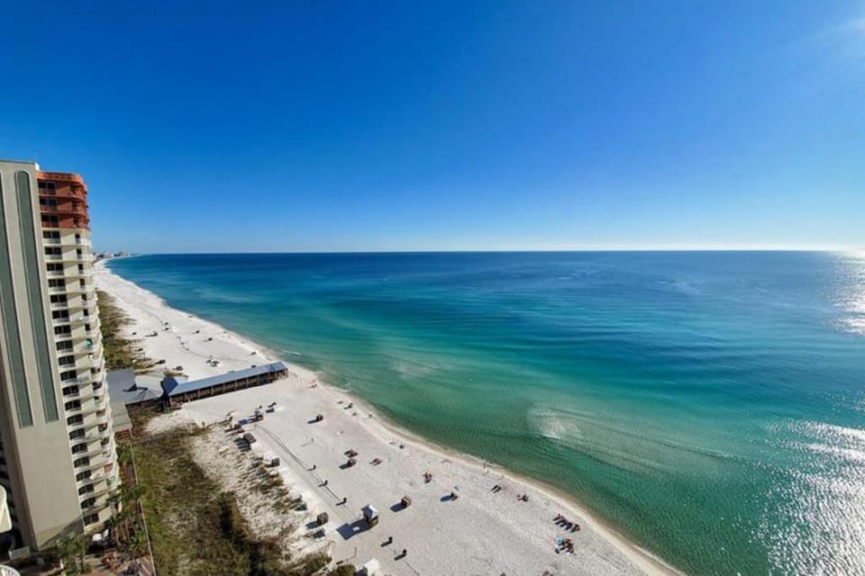 Updated oceanfront condo with pools hot tub WD AC & views House in Panama City Beach