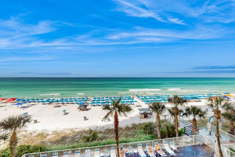 Convenient first-floor vacation suite with pool & hot tub access free WiFi & AC House in Panama City Beach