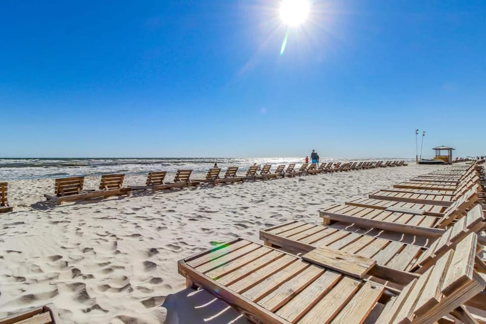Beachfront condo with amazing views balcony pools waterpark hot tub House in Panama City Beach