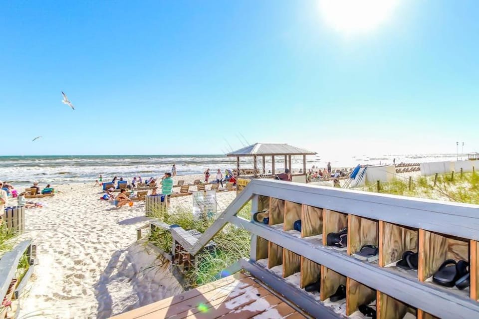 Beachfront condo with amazing views balcony pools waterpark hot tub House in Panama City Beach