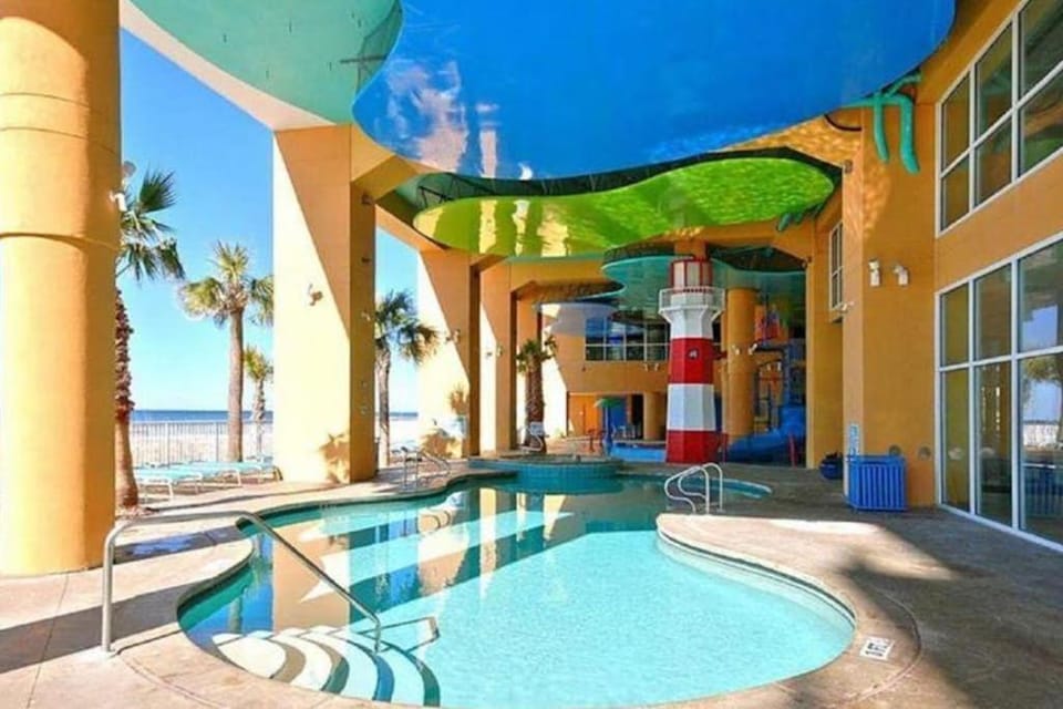 Fifth-floor oceanfront condo with high-speed WiFi Gulf view Pools & Hot tub House in Panama City Beach