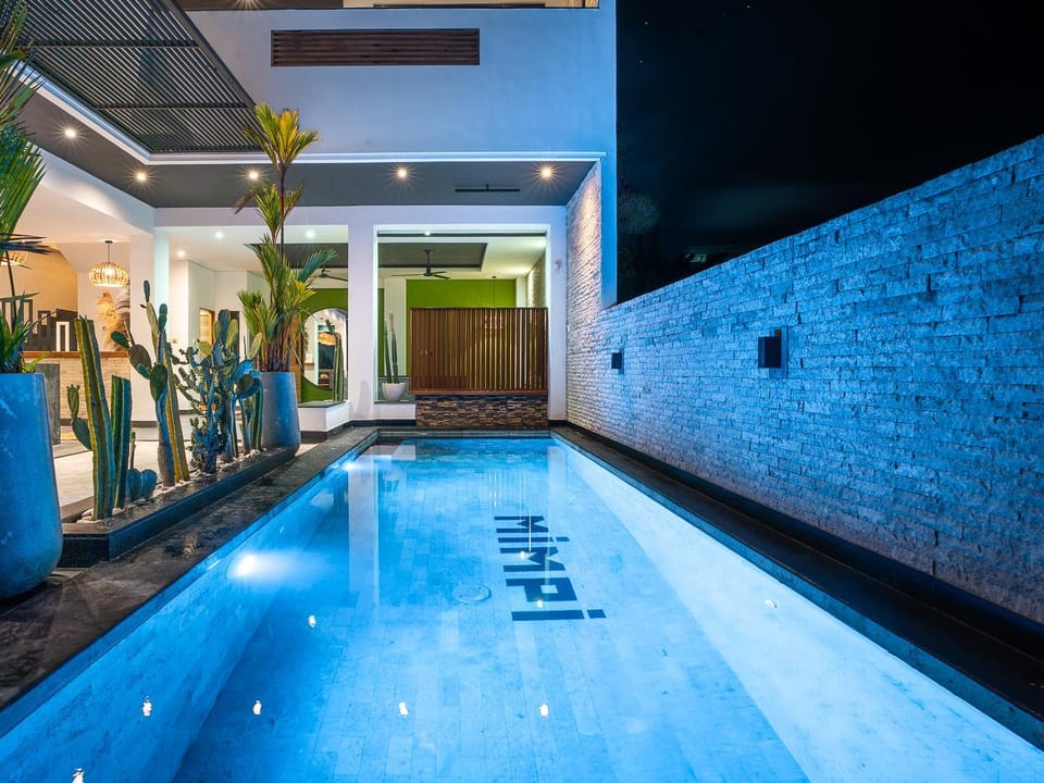 Pool view, Swimming pool