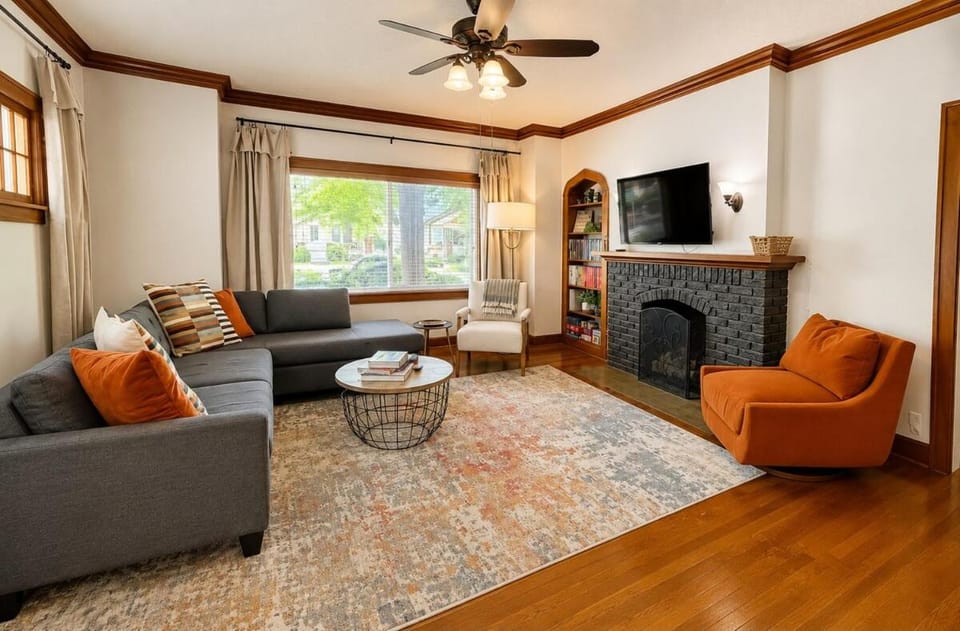 Communal lounge/ TV room, TV and multimedia, Living room, Seating area, Evening entertainment, fireplace