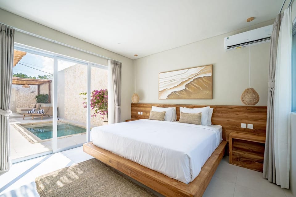 Bed, Photo of the whole room, Bedroom, Pool view, Swimming pool, sunbed, air conditioner