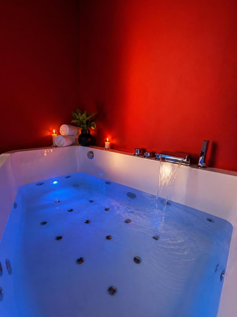 La Porte Défendue - Limitless - Jacuzzi, sauna, barre de pôle dance et cinéma extérieur Apartment in Cergy