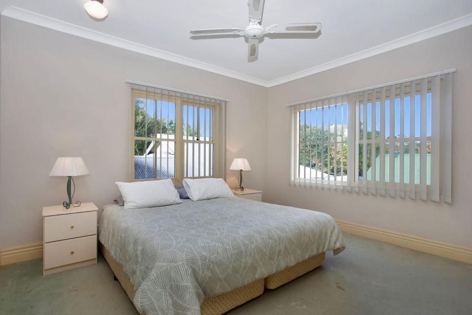 Rivers Edge Apartment House in Hawks Nest