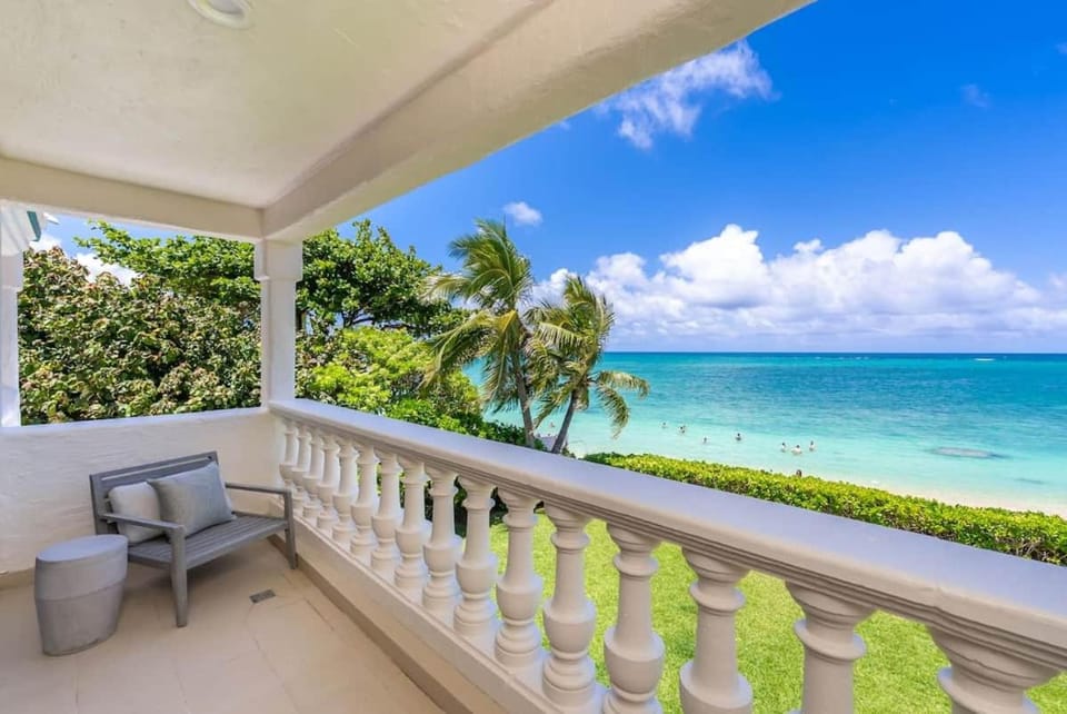 5-star Lanikai BEACH (6 rooms, 8 beds, sleeps 15) House in Kailua